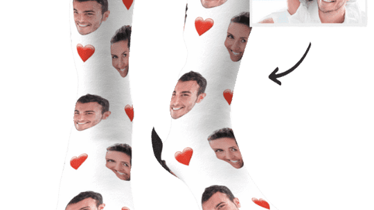 Śmieszne personalizowane skarpetki w serca z Twoją twarzą na prezent
