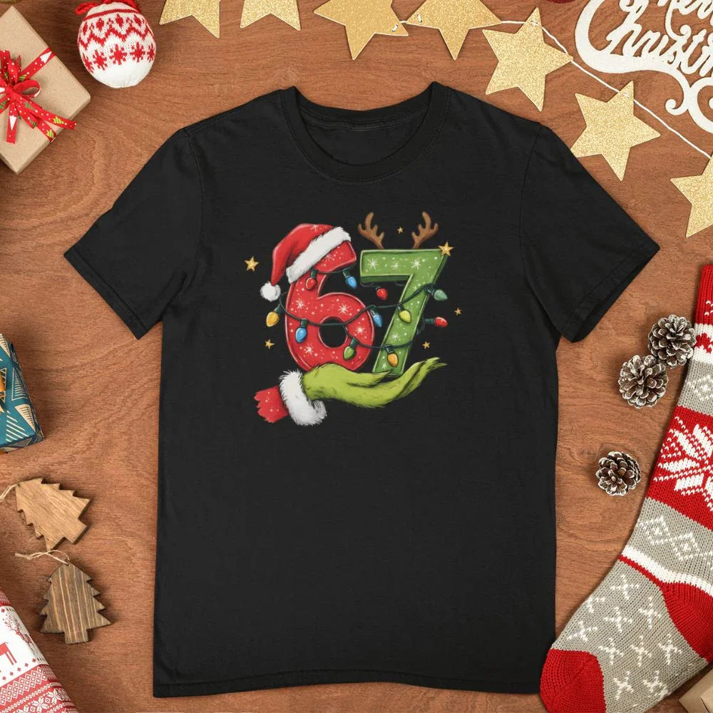 Czarny t-shirt z numerem 67 w świątecznym stylu, idealny prezent na urodziny lub Boże Narodzenie