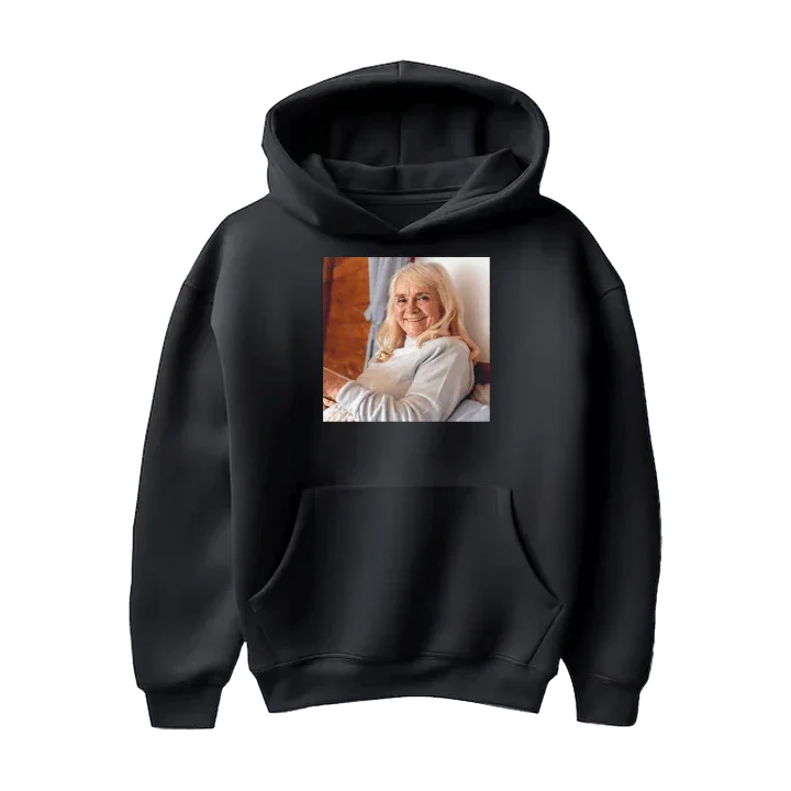 Czarny bluza z nadrukiem zdjęcia osoby – idealny personalizowany prezent na każdą okazję