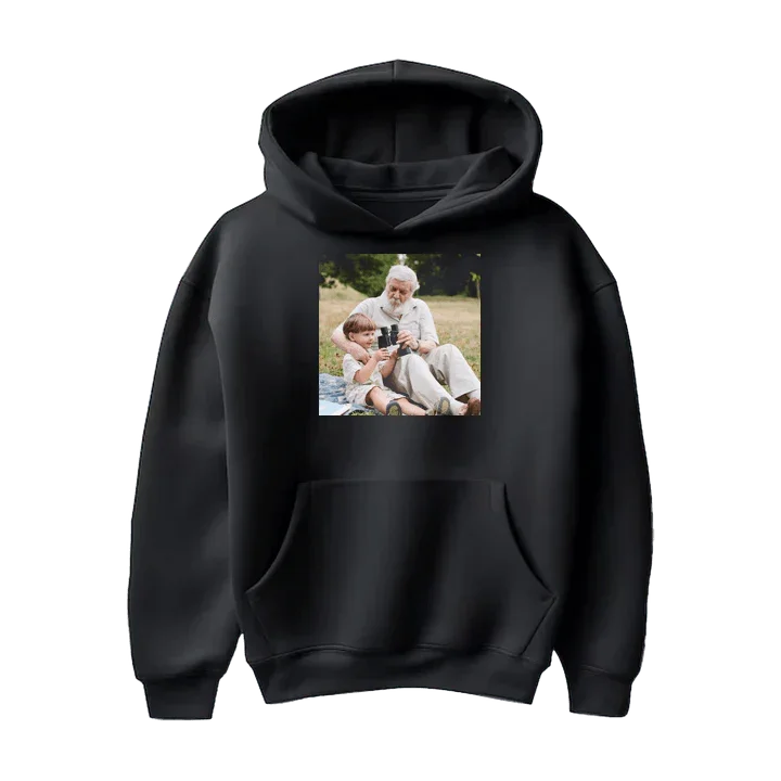 Czarny bluza z nadrukiem dziadka z wnukiem – idealny personalizowany prezent na każdą okazję