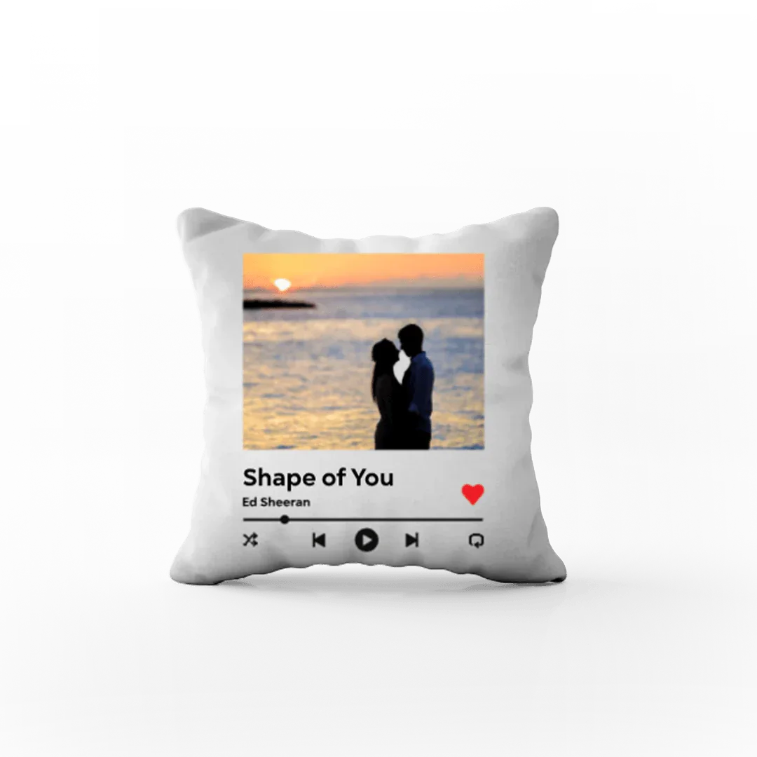 Personalizowana poduszka z piosenką Shape of You i sylwetką pary na zachodzie słońca, idealny prezent