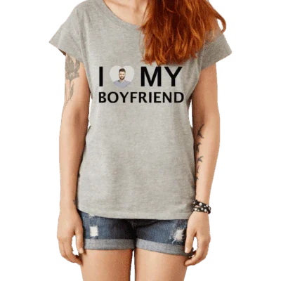 Personalizowana koszulka z napisem I ❤️ MY BOYFRIEND i zdjęciem, idealny prezent dla ukochanego