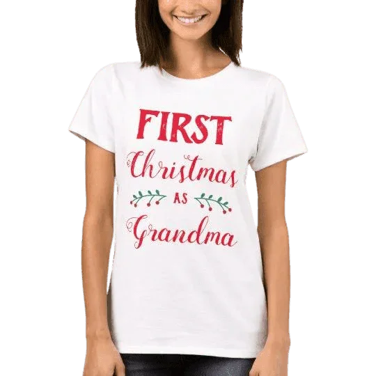 Biała koszulka z napisem 'First Christmas as Grandma', idealny prezent na pierwsze święta jako babcia