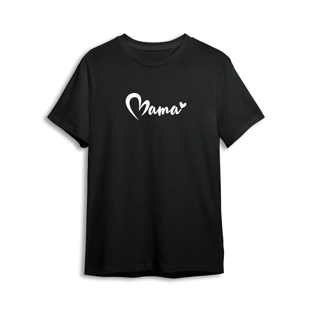 Czarny t-shirt z białym napisem 'Mama' w kształcie serca – idealny prezent dla mamy