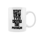 Śmieszny kubek "Nikt w tym domu nie pomaga!" - Mejkmi - Personalizowane Prezenty Dla Twoich Bliskich!